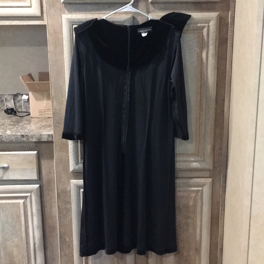 Black Color Women’s Size 10 Petite Polyester Dress - Picture 5 of 8